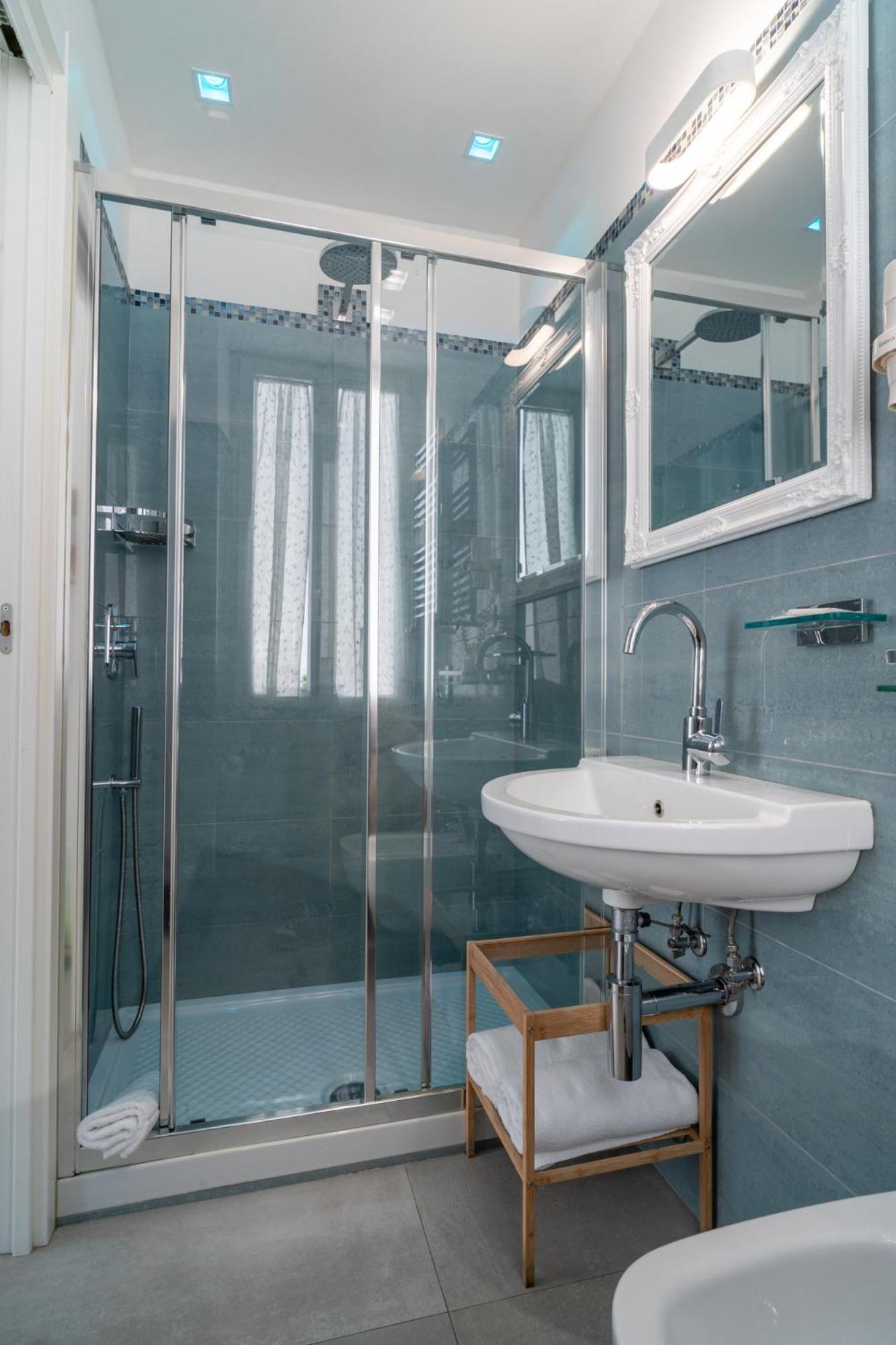 Teresa Rooms & Suites ลาสเปเซีย ภายนอก รูปภาพ