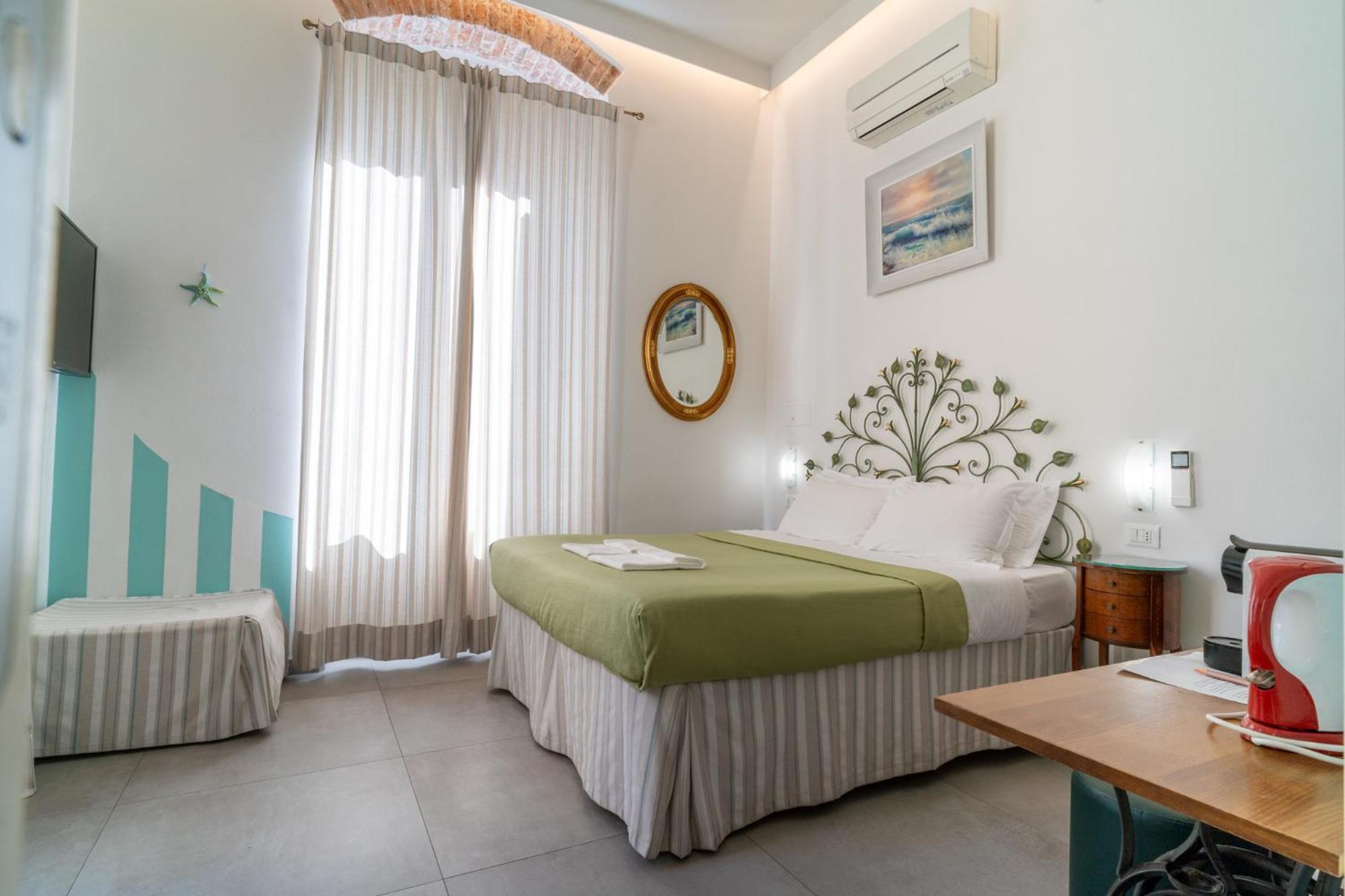 Teresa Rooms & Suites ลาสเปเซีย ภายนอก รูปภาพ