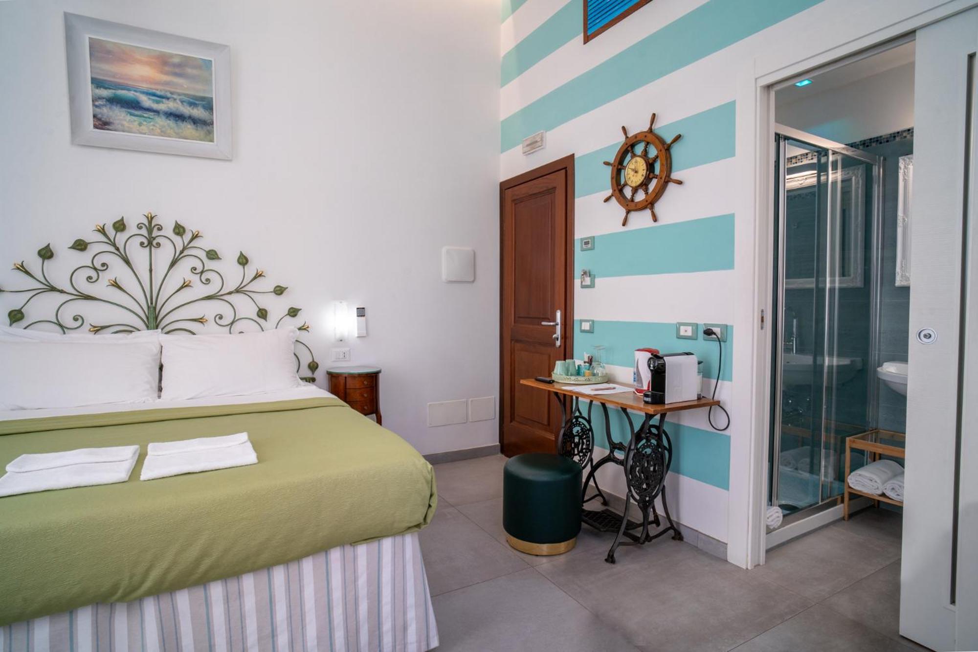 Teresa Rooms & Suites ลาสเปเซีย ภายนอก รูปภาพ
