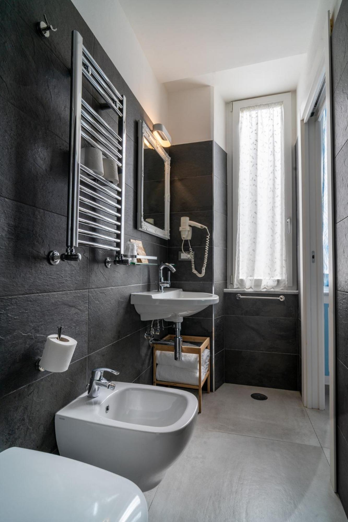 Teresa Rooms & Suites ลาสเปเซีย ภายนอก รูปภาพ