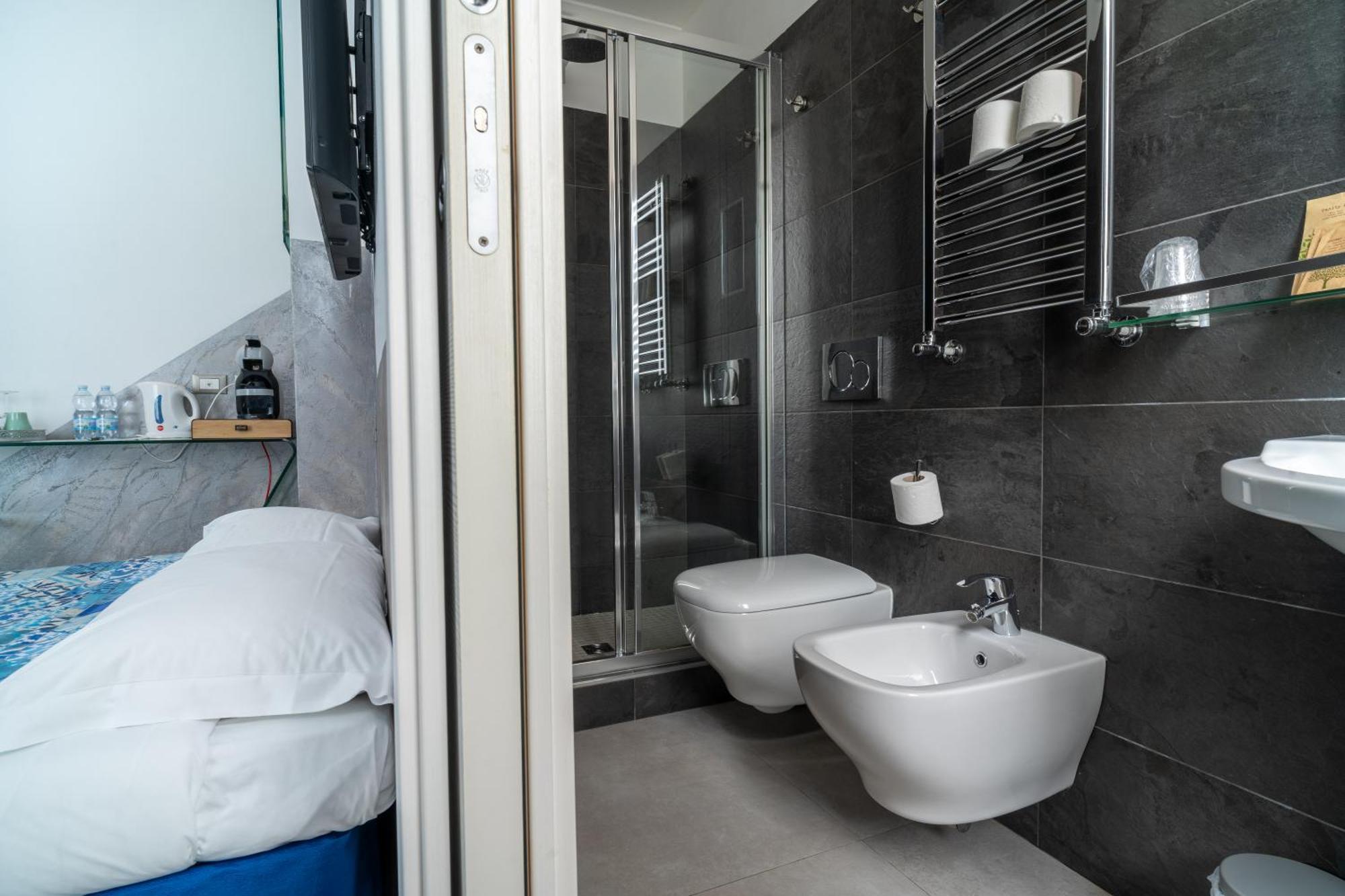 Teresa Rooms & Suites ลาสเปเซีย ภายนอก รูปภาพ